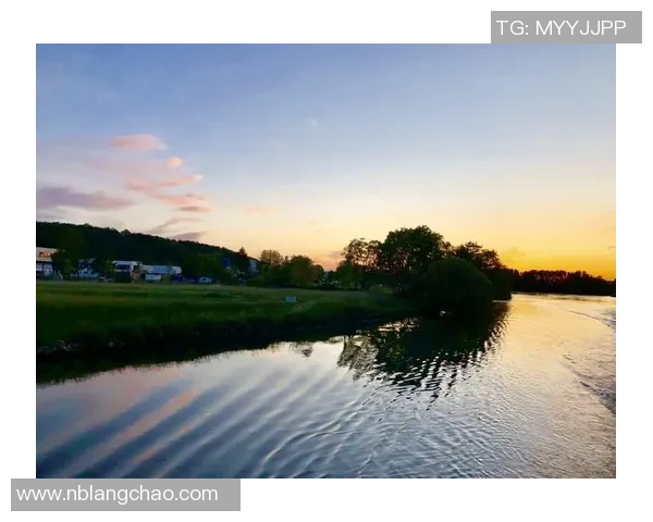 从上帝的视角看足球明星的辉煌与挑战之路 从上帝的视角看足球明星的辉煌与挑战之路