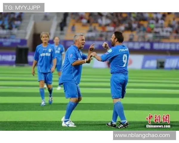 从青涩少年到足球巨星的成长之路揭秘 从青涩少年到足球巨星的成长之路揭秘