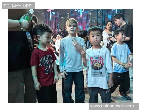 街舞盛宴揭秘成都街舞队的比赛历程与经验分享