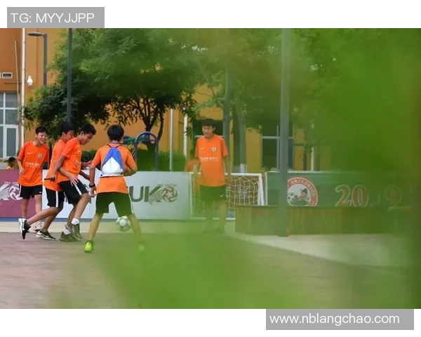 翔鹰足球：激情与梦想交织的绿茵场上追逐荣耀的青春故事