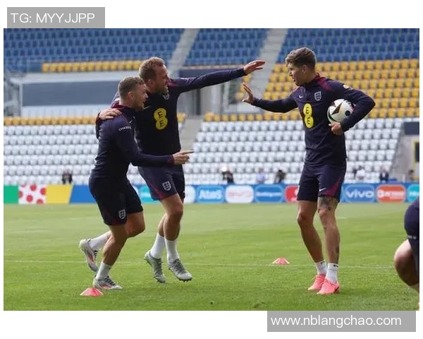 足球帮脚踝的保护与强化训练技巧解析与实用建议