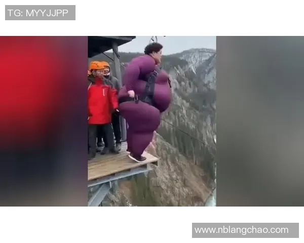 重庆极限运动队揭秘灵活性训练与挑战极限的精彩瞬间