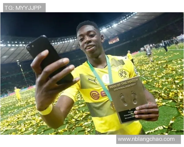 锤子足球的崛起与挑战解析：从草根到职业的奋斗历程与未来展望